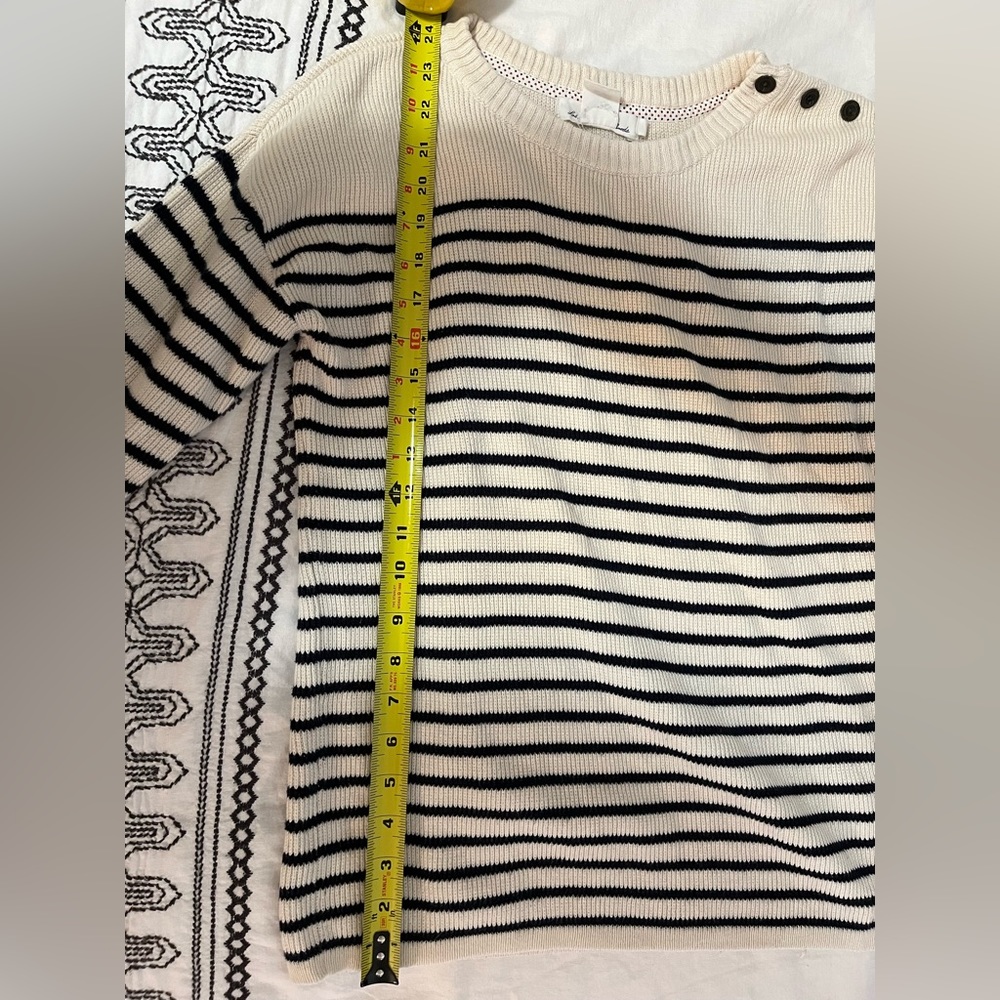 H&M Sweater - Picture 6 of 7
